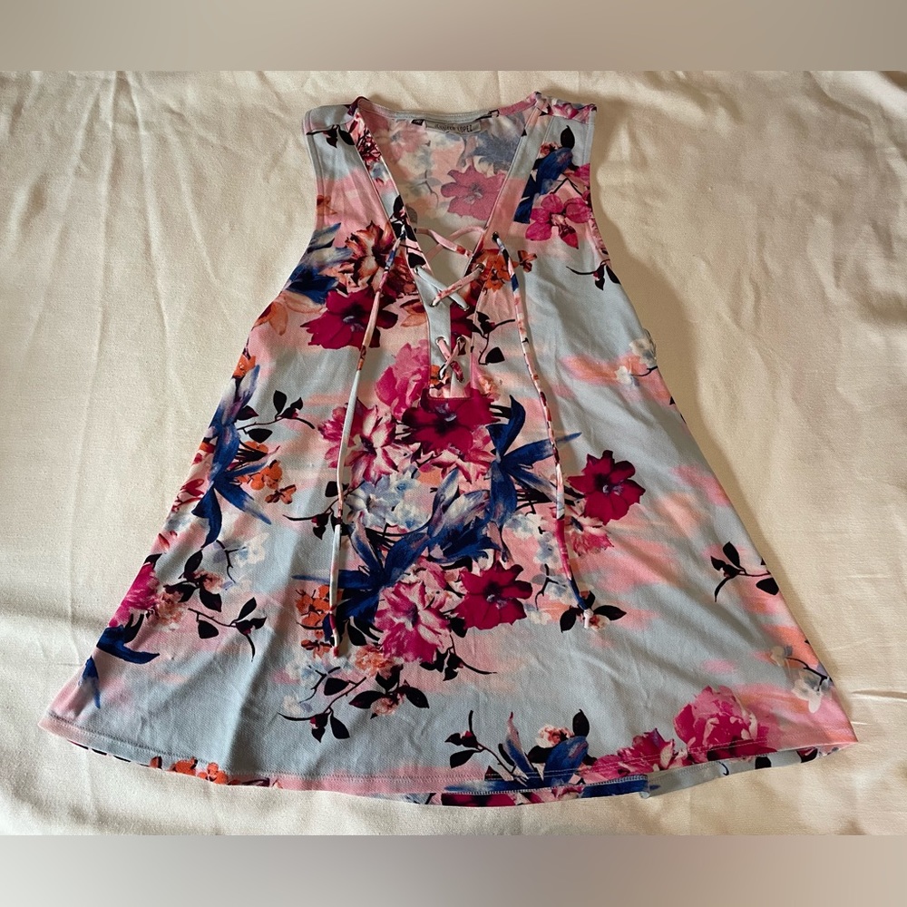 Jennifer Lopez Top size Medium